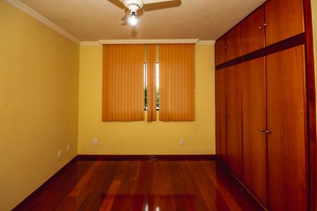 Casa à venda com 220m², 4 quartos e 2 vagasQuarto 2