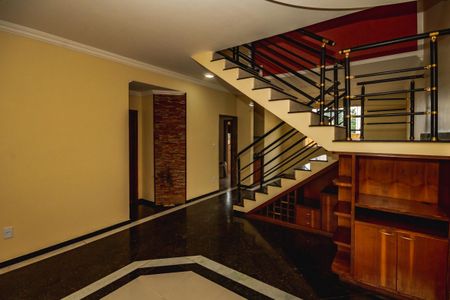 Sala 1 de casa à venda com 4 quartos, 220m² em Santa Amélia, Belo Horizonte