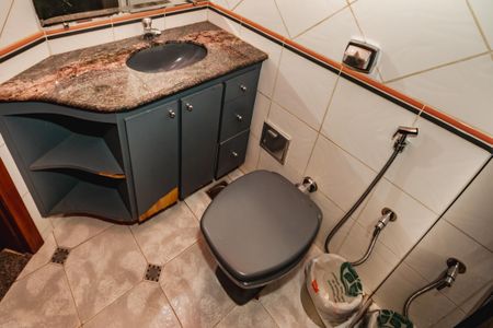 Casa à venda com 220m², 4 quartos e 2 vagasBanheiro da Suíte