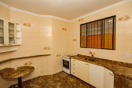 Casa à venda com 220m², 4 quartos e 2 vagasCozinha