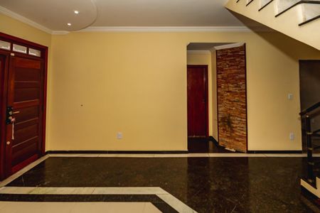 Sala 1 de casa à venda com 4 quartos, 220m² em Santa Amélia, Belo Horizonte