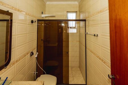 Casa à venda com 220m², 4 quartos e 2 vagasBanheiro