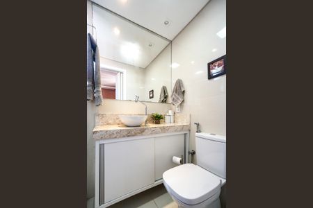 Apartamento à venda com 70m², 3 quartos e 2 vagasBanheiro da suíte