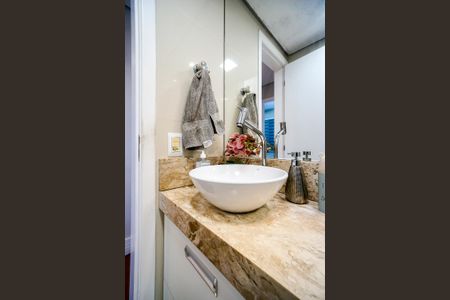 Apartamento à venda com 70m², 3 quartos e 2 vagasBanheiro social