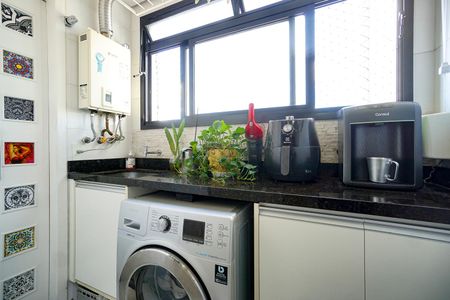 Apartamento à venda com 70m², 3 quartos e 2 vagasÁrea de serviço