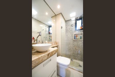 Apartamento à venda com 70m², 3 quartos e 2 vagasBanheiro social