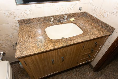 Casa à venda com 280m², 3 quartos e 3 vagasBanheiro Social