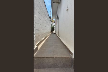 Casa para alugar com 85m², 2 quartos e 1 vaga Casa para alugar com 85m², 2 quartos e 1 vagaCorredor