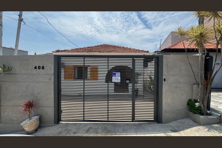 Casa para alugar com 85m², 2 quartos e 1 vaga Casa para alugar com 85m², 2 quartos e 1 vagaFachada