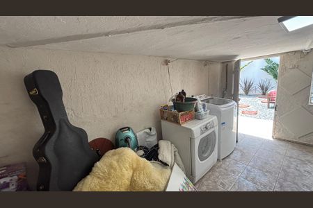 Casa para alugar com 85m², 2 quartos e 1 vaga Casa para alugar com 85m², 2 quartos e 1 vagaPorão