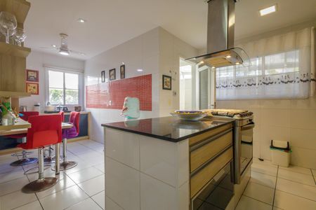 Casa de condomínio à venda com 213m², 4 quartos e 3 vagasCozinha