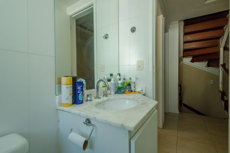 Casa de condomínio à venda com 213m², 4 quartos e 3 vagasBanheiro Social