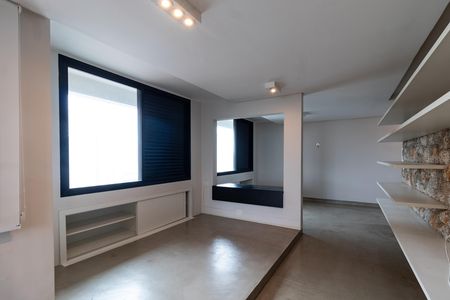 Apartamento à venda com 204m², 2 quartos e 3 vagas Apartamento à venda com 204m², 2 quartos e 3 vagasSala de TV
