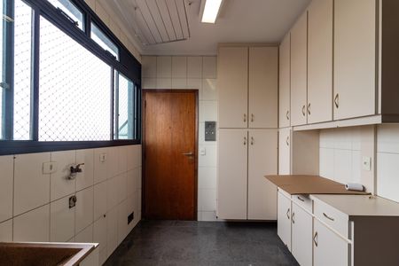 Apartamento à venda com 204m², 2 quartos e 3 vagas Apartamento à venda com 204m², 2 quartos e 3 vagasCozinha