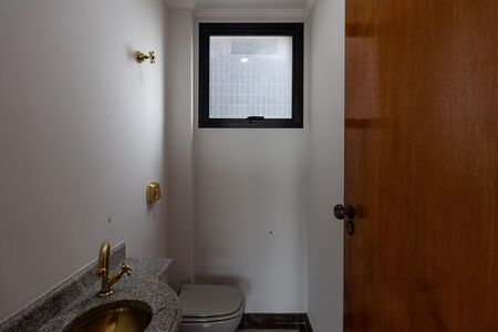 Apartamento à venda com 204m², 2 quartos e 3 vagas Apartamento à venda com 204m², 2 quartos e 3 vagasLavabo