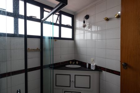 Apartamento à venda com 204m², 2 quartos e 3 vagas Apartamento à venda com 204m², 2 quartos e 3 vagasBanheiro social