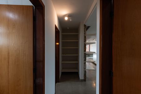 Apartamento à venda com 204m², 2 quartos e 3 vagas Apartamento à venda com 204m², 2 quartos e 3 vagasCorredor