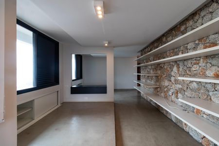 Sala de TV de apartamento para alugar com 2 quartos, 204m² em Vila Romana, São Paulo