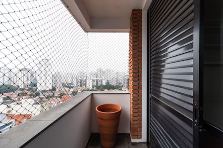 Apartamento à venda com 204m², 2 quartos e 3 vagas Apartamento à venda com 204m², 2 quartos e 3 vagasVaranda da Suíte
