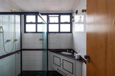 Apartamento à venda com 204m², 2 quartos e 3 vagas Apartamento à venda com 204m², 2 quartos e 3 vagasBanheiro social