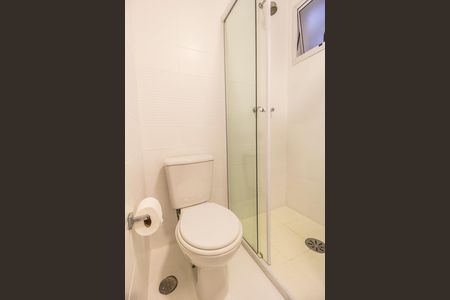 Banheiro social de apartamento à venda com 2 quartos, 72m² em Tamboré, Barueri