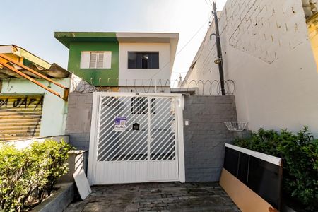 Casa para alugar com 120m², 3 quartos e 1 vaga Casa para alugar com 120m², 3 quartos e 1 vagaFachada