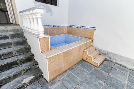 Casa para alugar com 120m², 3 quartos e 1 vaga Casa para alugar com 120m², 3 quartos e 1 vagaPiscina