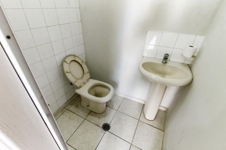 Casa para alugar com 120m², 3 quartos e 1 vaga Casa para alugar com 120m², 3 quartos e 1 vagaBanheiro da Edícula