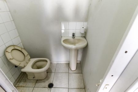 Casa para alugar com 120m², 3 quartos e 1 vaga Casa para alugar com 120m², 3 quartos e 1 vagaBanheiro da Edícula