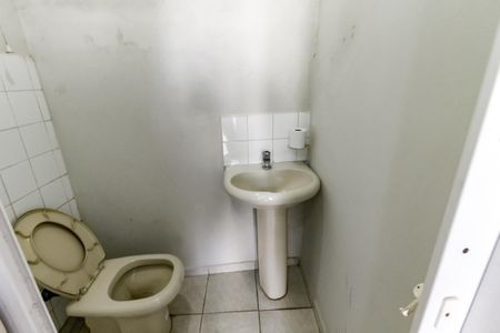 Casa para alugar com 120m², 3 quartos e 1 vaga Casa para alugar com 120m², 3 quartos e 1 vagaBanheiro da Edícula