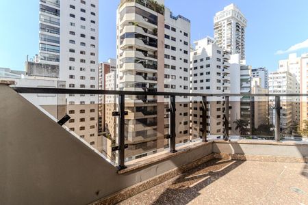 Apartamento à venda com 195m², 3 quartos e 3 vagas Apartamento à venda com 195m², 3 quartos e 3 vagasVaranda da Suíte 1