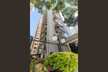 Apartamento à venda com 195m², 3 quartos e 3 vagas Apartamento à venda com 195m², 3 quartos e 3 vagasFachada