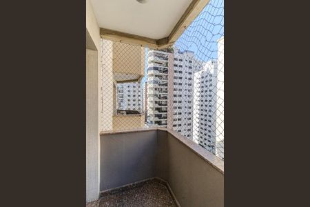 Apartamento à venda com 195m², 3 quartos e 3 vagas Apartamento à venda com 195m², 3 quartos e 3 vagasVaranda da Suíte 3