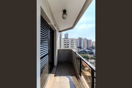 Apartamento à venda com 195m², 3 quartos e 3 vagas Apartamento à venda com 195m², 3 quartos e 3 vagasVaranda da Suíte 1