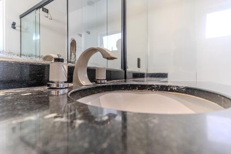 Apartamento à venda com 195m², 3 quartos e 3 vagas Apartamento à venda com 195m², 3 quartos e 3 vagasBanheiro da Suíte 3