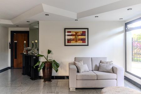 Apartamento à venda com 195m², 3 quartos e 3 vagas Apartamento à venda com 195m², 3 quartos e 3 vagasHall Social