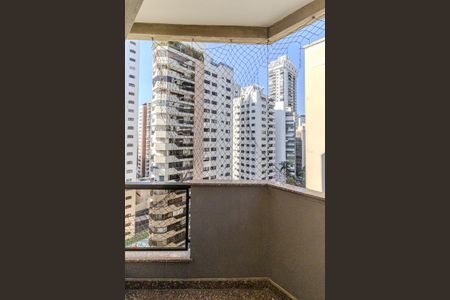 Apartamento à venda com 195m², 3 quartos e 3 vagas Apartamento à venda com 195m², 3 quartos e 3 vagasVaranda da Suíte 2