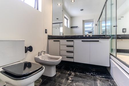 Apartamento à venda com 195m², 3 quartos e 3 vagas Apartamento à venda com 195m², 3 quartos e 3 vagasBanheiro da Suíte 3