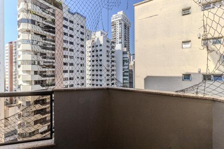 Apartamento à venda com 195m², 3 quartos e 3 vagas Apartamento à venda com 195m², 3 quartos e 3 vagasVaranda da Suíte 2