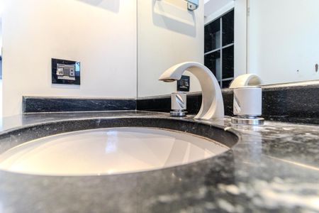 Apartamento à venda com 195m², 3 quartos e 3 vagas Apartamento à venda com 195m², 3 quartos e 3 vagasBanheiro da Suíte 2