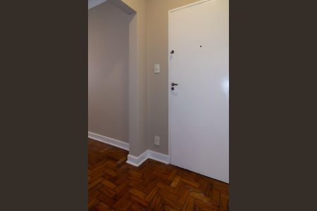 Entrada de kitnet/studio para alugar com 0 quarto, 55m² em Centro Histórico de São Paulo, São Paulo
