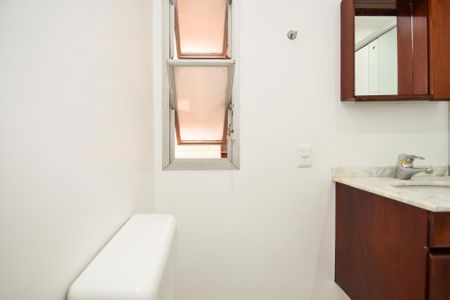 Apartamento para alugar com 110m², 3 quartos e 1 vaga Apartamento para alugar com 110m², 3 quartos e 1 vagaBanheiro social