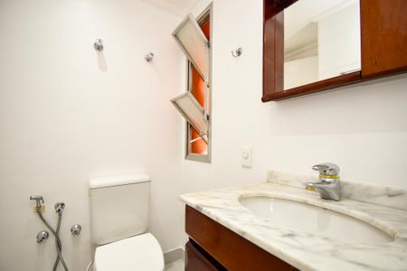 Apartamento para alugar com 110m², 3 quartos e 1 vaga Apartamento para alugar com 110m², 3 quartos e 1 vagaBanheiro social