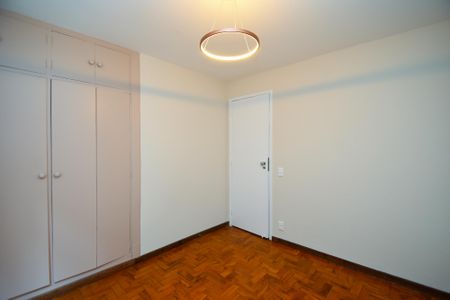 Apartamento para alugar com 110m², 3 quartos e 1 vaga Apartamento para alugar com 110m², 3 quartos e 1 vagaQuarto