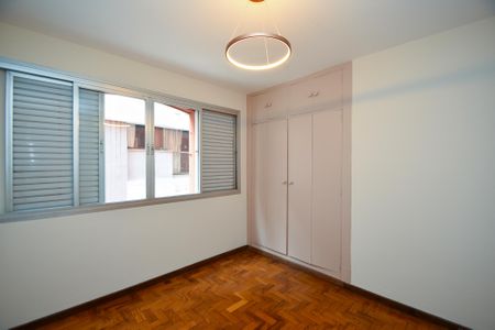 Apartamento para alugar com 110m², 3 quartos e 1 vaga Apartamento para alugar com 110m², 3 quartos e 1 vagaQuarto