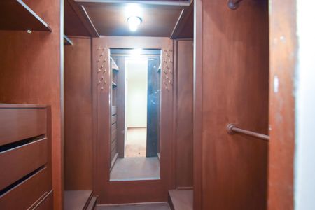 Apartamento para alugar com 110m², 3 quartos e 1 vaga Apartamento para alugar com 110m², 3 quartos e 1 vagaCloset da Suíte