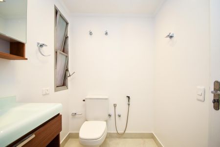 Apartamento para alugar com 110m², 3 quartos e 1 vaga Apartamento para alugar com 110m², 3 quartos e 1 vagaBanheiro da Suíte
