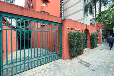 Apartamento para alugar com 110m², 3 quartos e 1 vaga Apartamento para alugar com 110m², 3 quartos e 1 vagaFachada