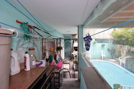 Casa à venda com 154m², 3 quartos e 1 vagaÁrea de Serviço