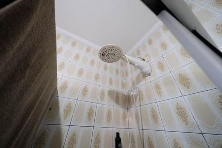 Casa à venda com 140m², 3 quartos e 2 vagasBanheiro 1